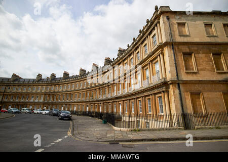 Der Zirkus gekrümmte Rundschreiben historische Straße der georgianische Stadthäuser in Bath, England, Großbritannien Stockfoto