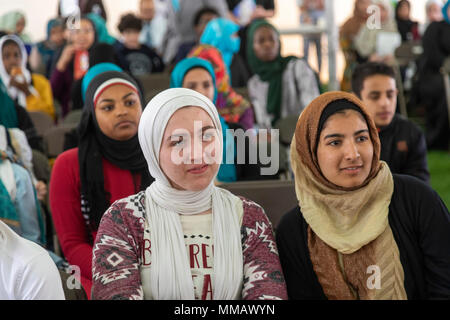 Lansing, Michigan - Muslimische Schülerinnen und Schüler an der State Capitol während der jährlichen Michigan muslimischen Capitol Tag. Die Studenten besuchten Gesetzgeber ein Stockfoto