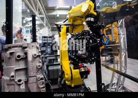 Hannover, Deutschland - April, 2018: Roboter mit MetraSCAN optischer 3D-KMG-Scanning System auf der Messe in Hannover, Deutschland Stockfoto