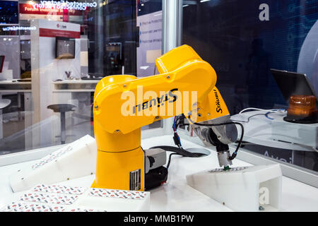 Hannover, Deutschland - April, 2018: automatische stäubli Roboter auf der Messe in Hannover, Deutschland Stockfoto