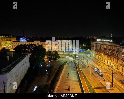 Krakau plac Jana Nowaka Jezioranskiego und Lubicz und Pawia Straßen bei Nacht Polen Stockfoto