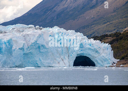 Perito Moreno Gletscher ice Brücke, Patagonien, Argentinien Stockfoto