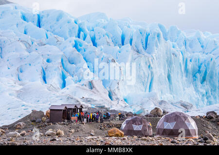 Wandern auf den Gletscher Perito Moreno, Parque Nacional Los Glaciares, Argentinien Stockfoto