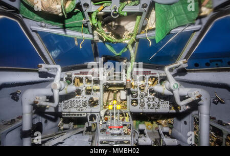 Broken cockpit pilots of a passenger plane Stockfoto