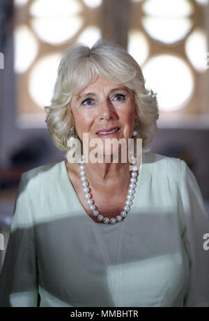 Die ERNEUTE ÜBERTRAGUNG DER KORREKTUR DER HERZOGIN VON CAMBRIDGE AN DIE HERZOGIN VON CORNWALL die Herzogin von Cornwall bei einem Besuch im Kloster Kaisariani in Athen, Griechenland, im Rahmen ihres Besuchs in dem Land. Stockfoto