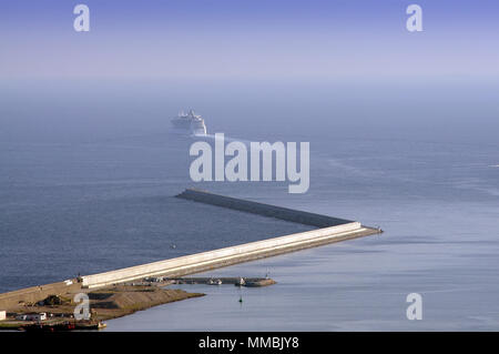 Passagierschiff Hafen verlassen. für die Seefahrt Stockfoto