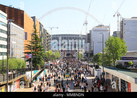 Anzeigen von Wembley Stadion, vom Olympischen Weg, der Heimat der nationalen England Football Team, im Westen von London, Großbritannien Stockfoto