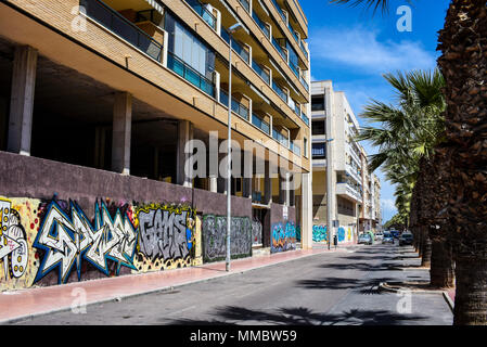 Graffiti an einer Wand in Guardamar del Segura, Spanien. Costa Blanca Stockfoto