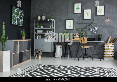 Moderne Loft Apartment im nordischen Stil Stockfoto