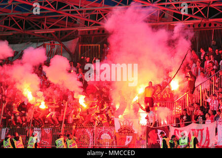 Mlada Boleslav, tschechische Republik. 9. Mai, 2018. Ausschreitungen in den tschechischen Pokal Finale Fußball Slavia Prag vs FK Jablonec in Mlada Boleslav in der Tschechischen Republik. Slavia Praha Tschechische Cup Fußball-Meister werden von 2017-2018, 9. Mai 2018 in Mladá Boleslav, als sie im Finale FK Jablonec 3 Beat: 1. Credit: Slavek Ruta/ZUMA Draht/Alamy leben Nachrichten Stockfoto