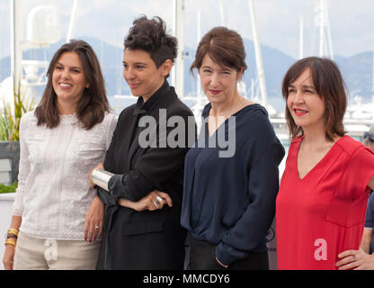 Cannes, Frankreich. 10. Mai 2018. In die Kamera D'oder jury Foto Anruf am 71. Filmfestspielen von Cannes, Donnerstag, den 10. Mai 2018, Cannes, Frankreich. Credit: Doreen Kennedy/Alamy leben Nachrichten Stockfoto