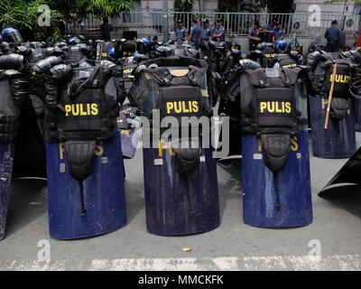 Cebu City, Philippinen. 11. Mai, 2018. Eine Kundgebung in der Unterstützung für Oberrichter Sereno verloren onna Abstimmung von 8 gegen 6 Richter. Credit: George Buid/ZUMA Draht/Alamy leben Nachrichten Stockfoto