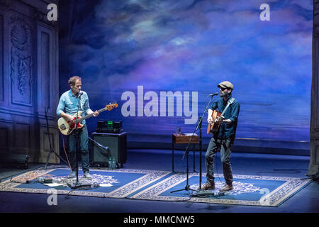 Ray LaMontagne führt Live auf der Bühne im Bord Gais Energy Theater in Dublin, Irland am 9. Mai 2018 Stockfoto