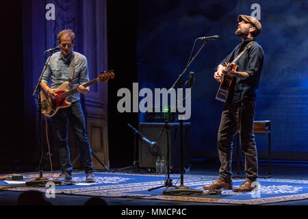 Dublin, Dublin, Irland. 9. Mai, 2018. Ray LaMontagne führt Live auf der Bühne im Bord Gais Energy Theater in Dublin, Irland. Credit: Ben Ryan/SOPA Images/ZUMA Draht/Alamy leben Nachrichten Stockfoto