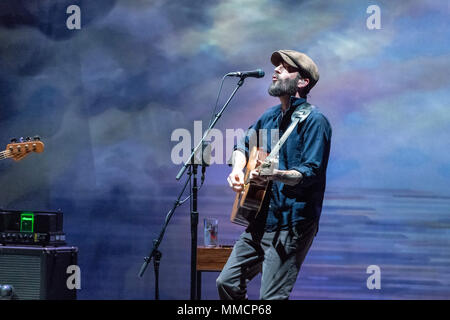 Dublin, Dublin, Irland. 9. Mai, 2018. Ray LaMontagne führt Live auf der Bühne im Bord Gais Energy Theater in Dublin, Irland. Credit: Ben Ryan/SOPA Images/ZUMA Draht/Alamy leben Nachrichten Stockfoto