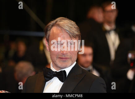 Cannes, Frankreich. Mai 10, 2018 - Cannes, Frankreich: Mads Mikkelsen besucht die 'Arctic' Premiere während der 71St Cannes Film Festival. Credit: Idealink Fotografie/Alamy leben Nachrichten Stockfoto