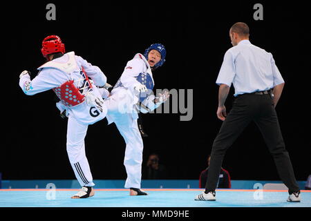 Stella Whitehead Großbritannien vs Sae Bom Ein von Korea konkurrieren in + 67-kg-Klasse der Frauen während der Olympischen Spiele 2012 in London bereitet Test Event am ExCel Arena, London, 4. Dezember 2011 Stockfoto