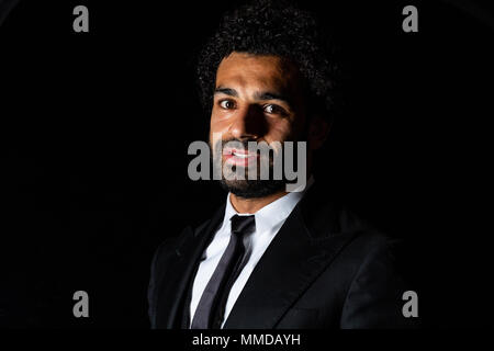 Mohamed Salah aus Liverpool posiert, nachdem er beim FWA-Abendessen im Landmark Hotel, London, seinen FWA-Fußballspieler des Jahres 2018 gewonnen hat. Stockfoto