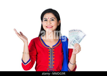 Eine Frau, die Indische Rupie Banknoten Geste Money-Concept Stockfoto