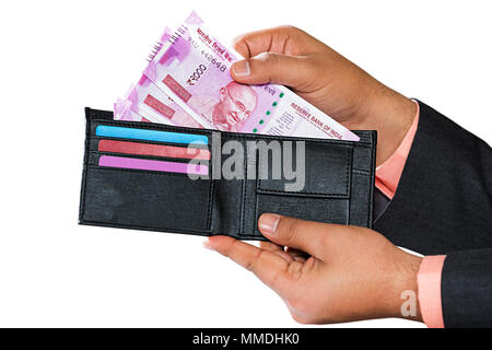 Close-up Geschäftsmann, Barzahlung entfernen von Geld aus der Brieftasche Stockfoto