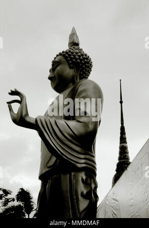 Buddhistische Kunst - Der Buddha im Wat Arun - Tempel der Morgenröte in Bangkok Yai Thonburi in Bangkok, Thailand in Südostasien im Fernen Osten. Buddhismus Reisen Stockfoto