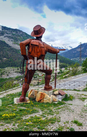 Bügeleisen Statue von Edward Whymper, britische Bergsteiger, des Künstlers Christian Burger, auf der Suche nach Berg Pelvoux Stockfoto