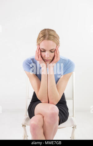 BERATUNG, FRAU SCHMERZEN Stockfoto