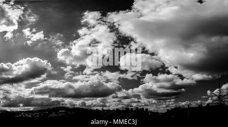 Panoramablick auf die bunten Wolken Sonnenuntergänge und Landschaften aus ankara Türkei Stockfoto