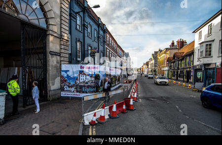 Die zizzi Restaurant in Salisbury abgesperrt mit Polizei Schutz Nach der Vergiftung des ehemaligen russischen Spion Sergei Skripal und seine Tochter Julia. Stockfoto