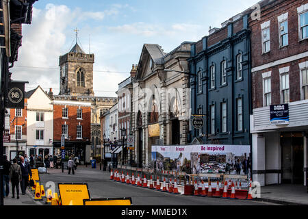 Die zizzi Restaurant in Salisbury abgesperrt mit Polizei Schutz Nach der Vergiftung des ehemaligen russischen Spion Sergei Skripal und seine Tochter Julia. Stockfoto