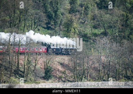 LMS Jubiläum Klasse5690 Leander Dampflok entlang Silversands Bay Stockfoto