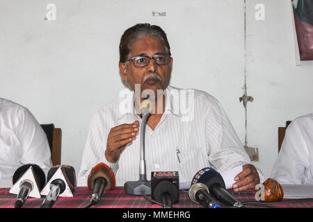 Guwahati, Indien. 11. Mai, 2018. CPI (M) Assam State Committee Secretary, Genosse Deben Bhattacharyya Adressierung einer Presse auf die vorgeschlagenen Staatsbürgerschaft Amendment Bill 2016 erfüllen, und verlangte eine sofortige Rücknahme der umstrittenen Staatsbürgerschaft (Amendment) Bill 2016. Quelle: David Talukdar/Pacific Press/Alamy leben Nachrichten Stockfoto