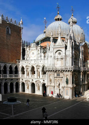 Innenhof der Doge's Palace, Basilika, Venedig, Italien Stockfoto