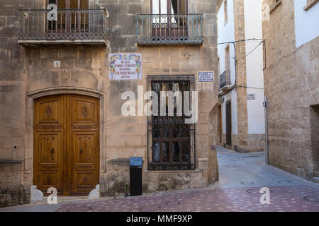 XABIA, SPANIEN - 12. APRIL 2018: Der Eingang zum Archäologischen Museum in XÃ bia - auch als Javea, in Spanien bekannt, am 12. April 2018. Stockfoto