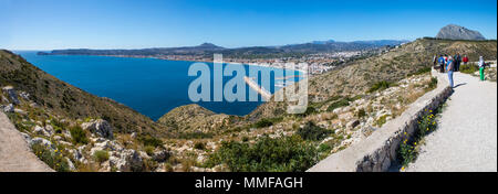 XABIA, SPANIEN - 12. APRIL 2018: Der wunderschöne Panoramablick vom Cap de Sant Antoni in Xabia, Spanien, am 12. April 2018. Ist der Ansicht, in Sehenswürdigkeiten in Stockfoto