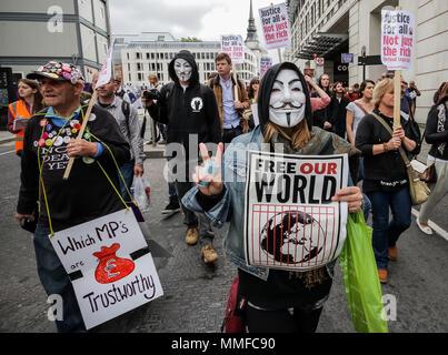 Protest in Unterstützung der Prozesskostenhilfe durch UK Uncut Kampagne Bewegung. London, Großbritannien. Stockfoto