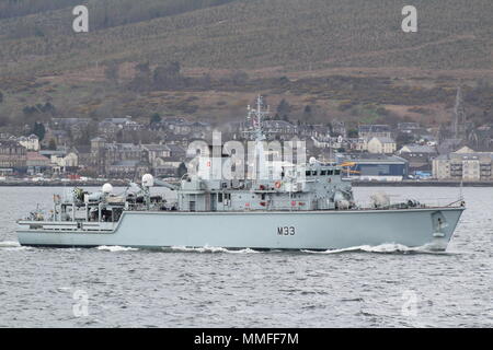 HMS Brocklesby (M33), ein Sa-Klasse meine Gegenmaßnahmen Schiff der Royal Navy betrieben, während der Ankunft Stufen für Übung gemeinsame Krieger 18-1. Stockfoto