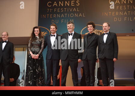 Cannes, Frankreich. 10. Mai, 2018. CANNES, Frankreich - 10. Mai: (L-R) Schauspielerin Adele Wismes, Schauspieler Pierre Deladonchamps, Regisseur Christophe Honoré, Schauspieler Vincent Lacoste und Schauspieler Denis Podalydes besuchen das Screening von 'Sorry Engel (Plaire, Aimer Et Courir Vite)' während der 71st jährlichen Filmfestspiele von Cannes im Palais des Festivals am 10. Mai 2018 in Cannes, Frankreich. Credit: Frederick Injimbert/ZUMA Draht/Alamy leben Nachrichten Stockfoto