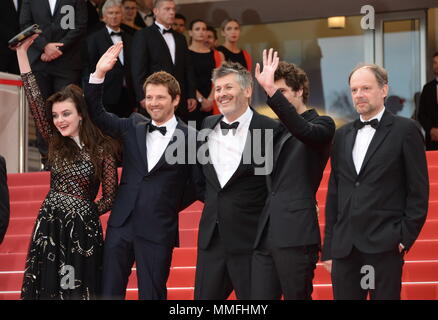 Cannes, Frankreich. 10. Mai, 2018. CANNES, Frankreich - 10. Mai: (L-R) Schauspielerin Adele Wismes, Schauspieler Pierre Deladonchamps, Regisseur Christophe Honoré, Schauspieler Vincent Lacoste und Schauspieler Denis Podalydes besuchen das Screening von 'Sorry Engel (Plaire, Aimer Et Courir Vite)' während der 71st jährlichen Filmfestspiele von Cannes im Palais des Festivals am 10. Mai 2018 in Cannes, Frankreich. Credit: Frederick Injimbert/ZUMA Draht/Alamy leben Nachrichten Stockfoto