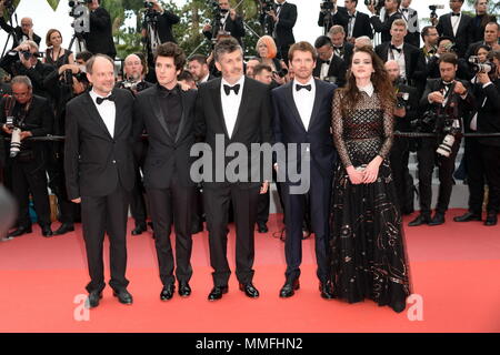 Cannes, Frankreich. 10. Mai, 2018. CANNES, Frankreich - 10. Mai: (L-R) Schauspielerin Adele Wismes, Schauspieler Pierre Deladonchamps, Regisseur Christophe Honoré, Schauspieler Vincent Lacoste und Schauspieler Denis Podalydes besuchen das Screening von 'Sorry Engel (Plaire, Aimer Et Courir Vite)' während der 71st jährlichen Filmfestspiele von Cannes im Palais des Festivals am 10. Mai 2018 in Cannes, Frankreich. Credit: Frederick Injimbert/ZUMA Draht/Alamy leben Nachrichten Stockfoto