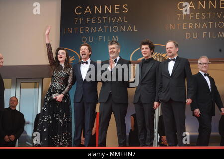 Cannes, Frankreich. 10. Mai, 2018. CANNES, Frankreich - 10. Mai: (L-R) Schauspielerin Adele Wismes, Schauspieler Pierre Deladonchamps, Regisseur Christophe Honoré, Schauspieler Vincent Lacoste und Schauspieler Denis Podalydes besuchen das Screening von 'Sorry Engel (Plaire, Aimer Et Courir Vite)' während der 71st jährlichen Filmfestspiele von Cannes im Palais des Festivals am 10. Mai 2018 in Cannes, Frankreich. Credit: Frederick Injimbert/ZUMA Draht/Alamy leben Nachrichten Stockfoto