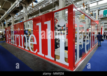 Turin, Piemont, Italien, 10. Mai 2018. International Book Fair 2018, erster Tag. Feltrinelli veröffentlicht." Rs stand Credit: RENATO VALTERZA/Alamy leben Nachrichten Stockfoto