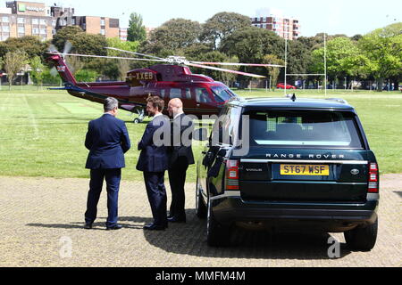 Portsmouth, Großbritannien. 11. Mai 2018. Prinzessin Anne und der Königin Hubschrauber Credit: FSM Fotografie/Alamy leben Nachrichten Stockfoto