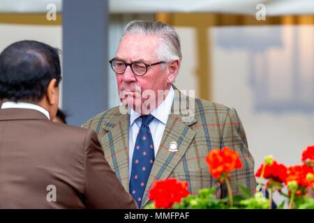 Windsor, Großbritannien. 11. Mai 2018. Tag 3. Royal Windsor Horse Show. Windsor. Berkshire. UK. Ausdauer. Samuel Vestey, 3. Baron Vestey. Master des Pferdes. Hamad Bin Isa Al Khalifa. Der König von Bahrain. 11.05.2018. Credit: Sport in Bildern/Alamy leben Nachrichten Stockfoto