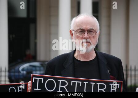 Dowton Abtei Schauspieler Peter Egan, unterstützt die ant Stierkampf, Stockfoto