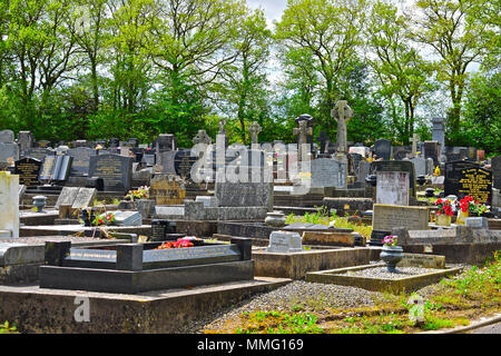 Eine friedliche Szene auf dem Friedhof, Friedhof und Garten der Erinnerung an Saron nearr Ammanford, Carmarthenshire W. Wales Stockfoto
