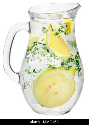 Krug mit Thymian mit Zitrone detox Wasser oder Limonade Stockfoto