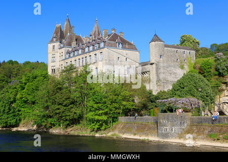 Das Schloss der Grafen von Ursel entlang des Flusses Ourthe, in Durbuy (Provinz Luxemburg), Belgien Stockfoto