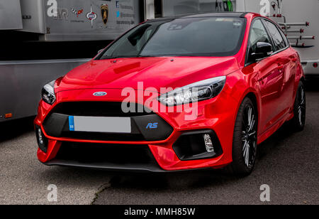 Eine moderne Red Edition Ford Focus RS Limousine Auto Stockfoto