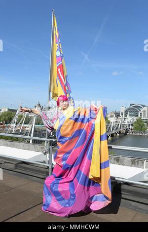 Zandra Rhodes auf dem Dach an der Southbank Centre Stockfoto